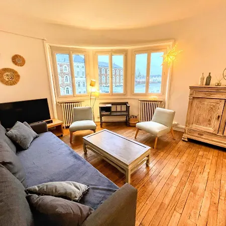 De Charme De 75m², Lumineux Et Calme *