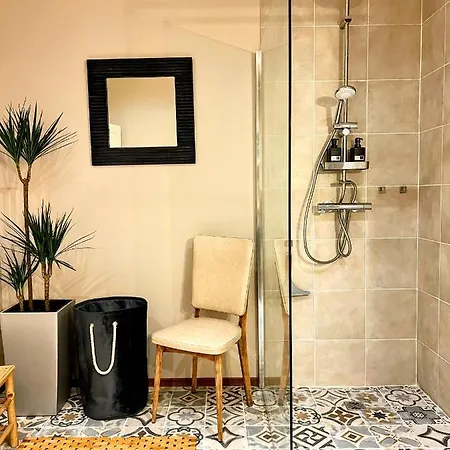 De Charme De 75m², Lumineux Et Calme * نانت